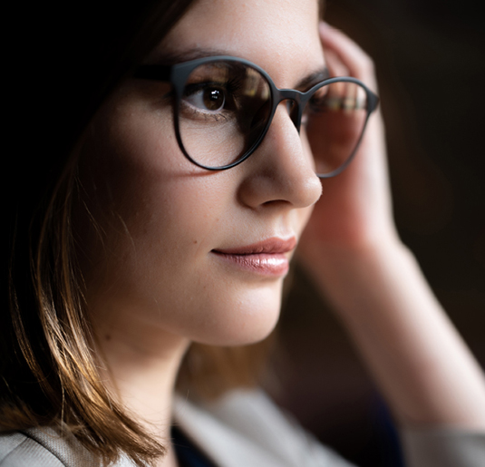 Optiswiss  - Brillengläser - BIOMETRICS - Brillenfassungen - Augenoptiker - Optiker - Optiker Schweiz - Brillen - Gleitsichtbrillen - Herrenbrillen - Damenbrillen - Kinderbrillen - Lesebrillen - Blaufilter-Brillen - Lunettes - Montures de lunettes - Opticiens - Opticiens Suisse - Verres progressifs - Lunettes hommes - Lunettes femmes - Lunettes enfants - Lunettes de lecture - Verres à filtre bleu - Occhiali - Montature per occhiali - Ottici - Ottici Svizzera - Occhiali - Occhiali varifocali - Occhiali da uomo - Occhiali da donna - Occhiali per bambini - Occhiali da lettura - Occhiali con filtro blu - Glasses - Glasses frames - Opticians - Opticians Switzerland - Varifocal glasses - Men's glasses - Women's glasses - Children's glasses - Reading glasses - blue filter glasses